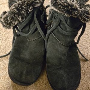 Sketchers Austrailia Suede And Faux Fur Boots